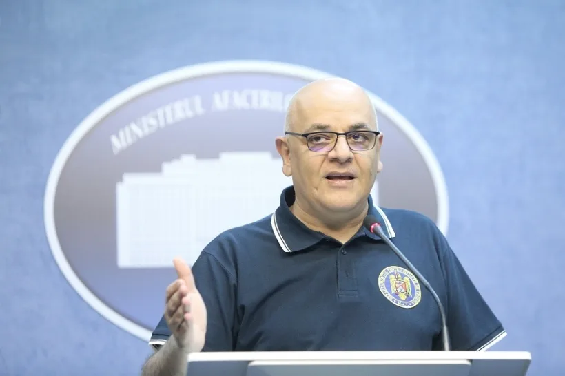 Raed Arafat: "Firmele cu peste 99 de angajați ar trebui să decaleze programul până pe 31 martie"
