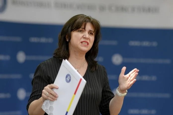 PSD îi cere lui Orban să o demită pe ministrul Educaţiei şi Cercetării, Monica Anisie