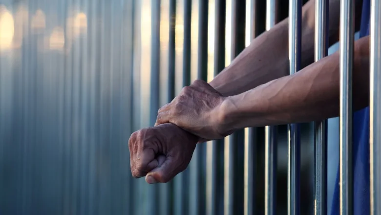 Deţinuţii infectaţi cu SARS-CoV-2, tratați în Penitenciarele-Spital Jilava și Poarta Albă
