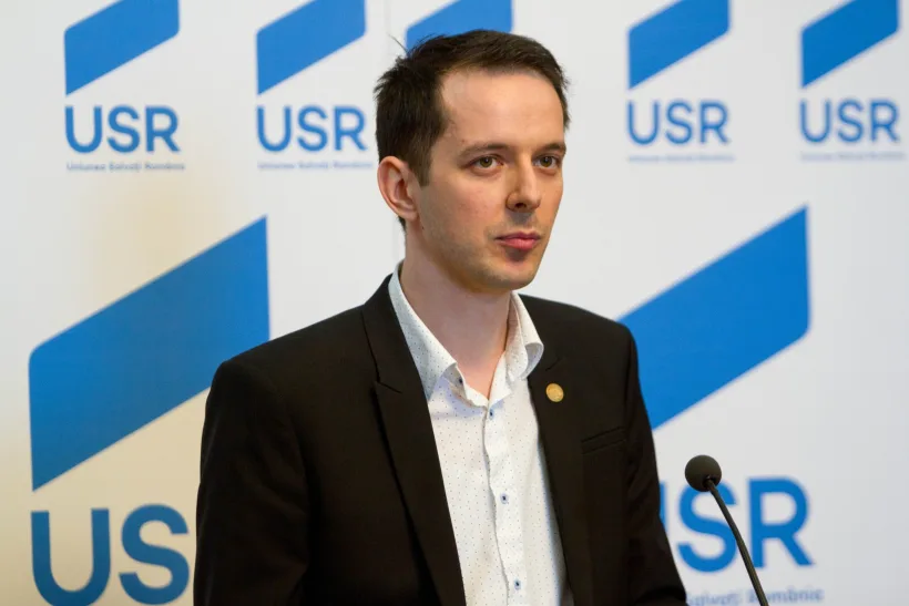 USR acuză PSD că le promite pensionarilor bani pe care nu îi are deoarece anul viitor vor fi alegeri