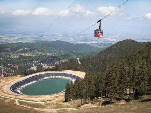 Românii se grăbesc să plece în vacanță
