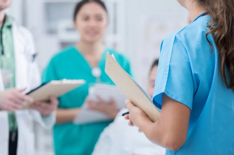Studenții de la medicină, apel către ministrul Educației: "Bibliografia Rezidențiatului să fie actualizată"