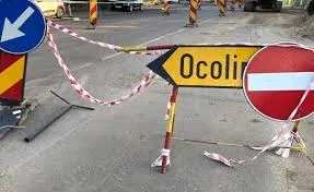 Un sens giratoriu din Târgoviște este în reparații