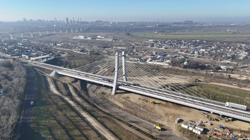Un pod impresionant cu o înălțime de 62 de metri a fost inaugurat la Galați