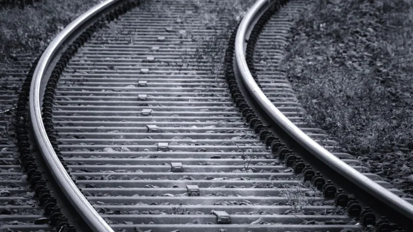 Circulația trenurilor, restricționată pe o magistrală feroviară din sudul țării