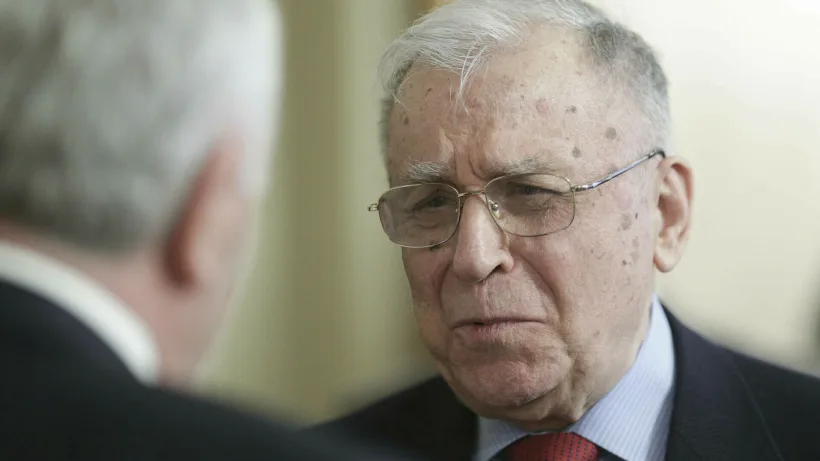 Medicii despre Ion Iliescu: stabil cardiovascular, în continuare cu necesar de asistare minimă respiratorie și necesar de oxigen