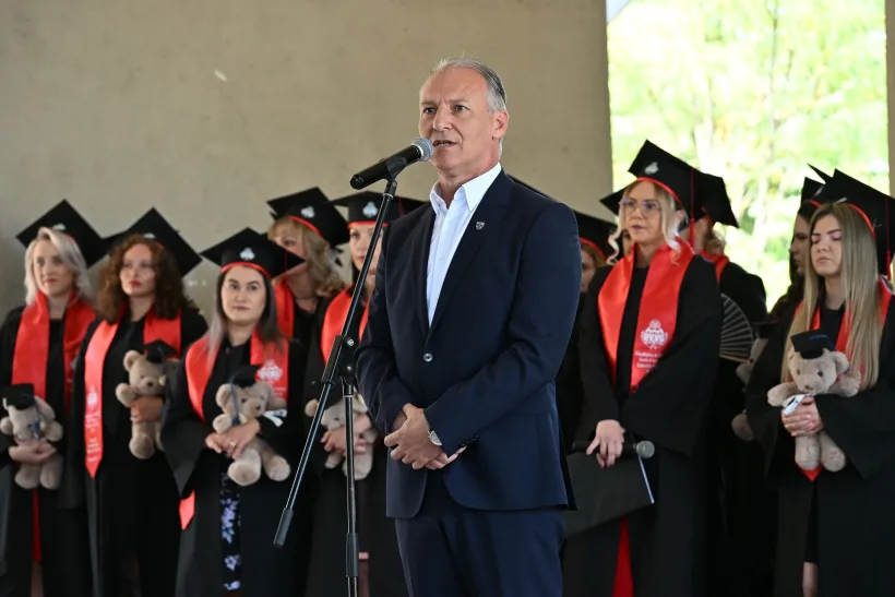 O nouă generație de studenți a absolvit Universitatea, la Zalău