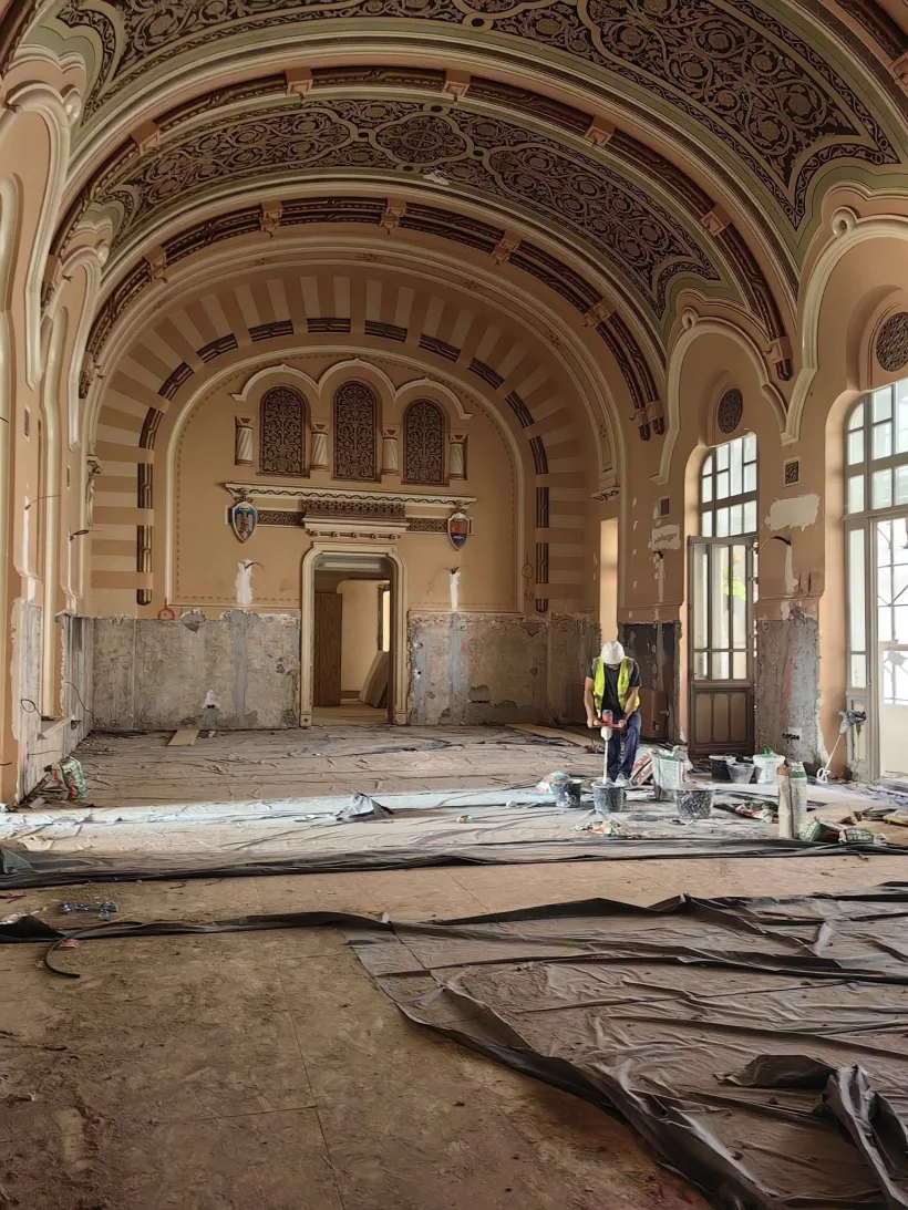 Șantier în lucru la Palatul Administrativ din Craiova