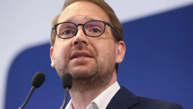 Dominic Fritz a comentat moțiunea simplă împotriva Dianei Buzoianu. Ministra Mediului este o dublă amenințare pentru extremiști