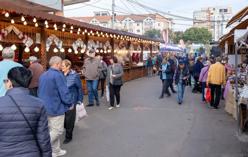 Cel mai mare ceaun cu zacuscă și simfonia plăcintelor, atracțiile Târgului de Toamnă de la Galați
