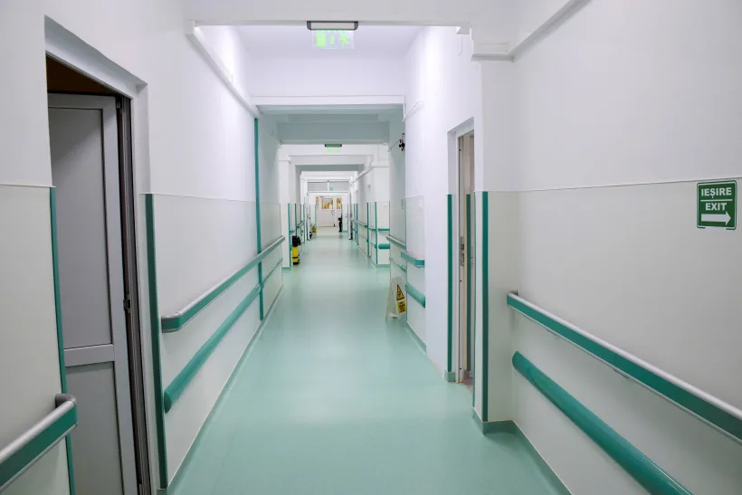 Cursuri în spital: Ministerul Educației caută profesori pentru „Școala din spital”