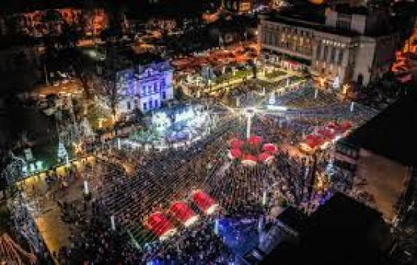 Magia sărbătorilor continuă, la Târgul de Crăciun Pitești!