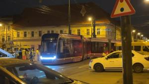 Incident &icirc;n trafic la Timișoara: doi călători răniți &icirc;ntr-un tramvai după o fr&acirc;nare de urgență