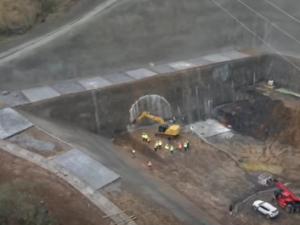 Lucrările avansează &icirc;n Valea Oltului: tunelul de la Robești a fost străpuns