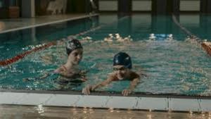 București: „Academia Sportului – Cursuri Gratuite de Înot pentru Elevii Claselor V–VIII”
