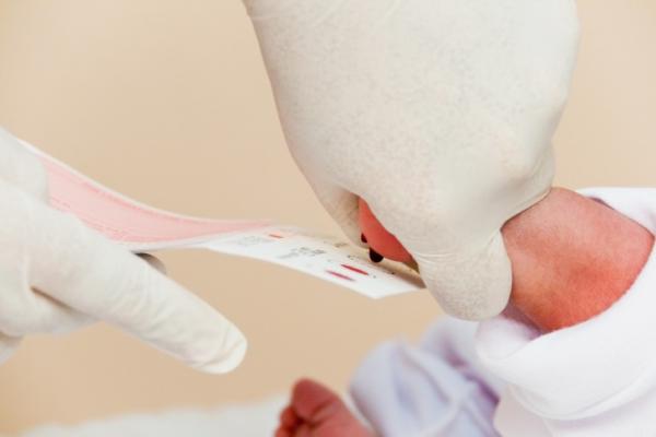 Acord de colaborare &icirc;ntre UMF CLUJ și SCJU Sibiu pentru screening neonatal