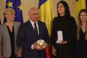Cea mai bună handbalistă din lume, decorată de președintele României