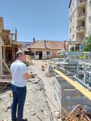 În Municipiul Bistrița se construiesc două parcări supraetajate