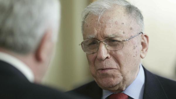 Medicii despre Ion Iliescu: stabil cardiovascular, &icirc;n continuare cu necesar de asistare minimă respiratorie și necesar de oxigen