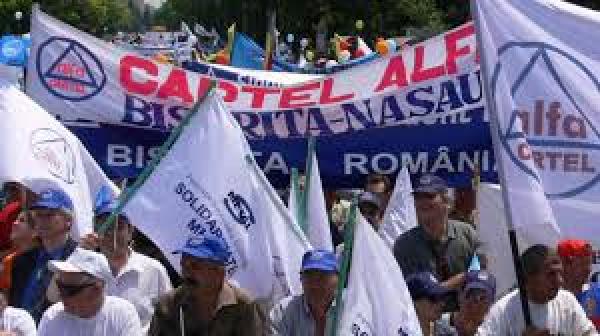 Cartel Alfa, din nou &icirc;n stradă. Sindicaliștii pichetează Ministerul Muncii