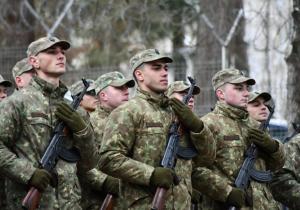 Rom&acirc;nia accelerează producția militară: la Cugir se va fabrica &bdquo;cea mai modernă armă de asalt din lume&rdquo;