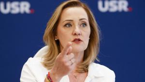 USR îl cheamă pe ministrul Apărării în Parlament