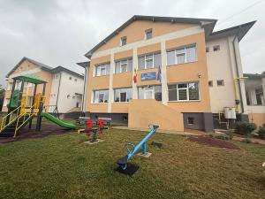 Au fost recepționate lucrările de modernizare a Grădiniței Speciale din Fălticeni