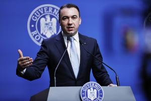 Executivul pregătește măsuri pentru plafonarea creșterii carburanților sub 10 lei/litru