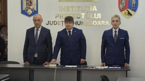Am participat la ceremonia de &icirc;nvestire a noului prefect al județului Hunedoara, Lőrincz Sz&eacute;ll.
