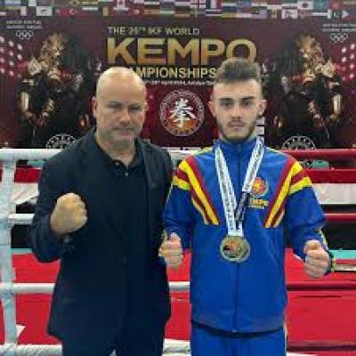 Campionul mondial din Drăgășani, în vizită la Consiliul Județean Vâlcea.