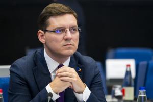 Un europarlamentar român combate „aberațiile” extremiste: România e în UE și în NATO pentru propriul interes