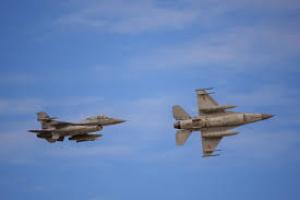 Ministrul Apărării: Avioanele nu au reușit să angajeze ținta, drona a rămas fără combustibil