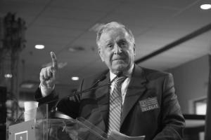 Avocatul lui Ion Iliescu va continua să-l reprezinte pe fostul președinte în procesele aflate pe rol