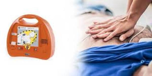 Spectacol organizat de elevi pentru achiziționarea unui defibrilator