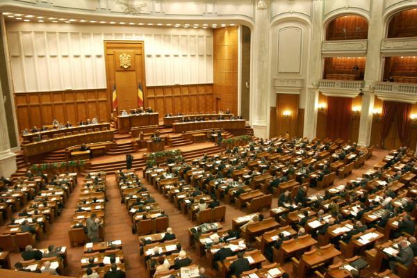 Reducerea numărului de parlamentari, susținută de PSD cu condiția votului uninominal