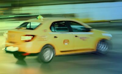 A început eliberarea autorizațiilor de transport persoane în regim de taxi în Capitală
