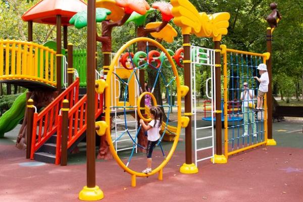 Alte patru locuri de joacă funcționale, în București