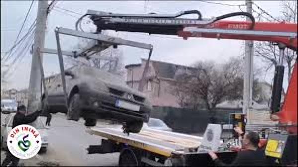 Sute de angajați din Salubritatea Sectorului 5, &icirc;n stradă, pentru deszăpezire