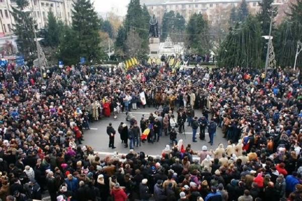 Mica Unire celebrată cu fast &icirc;n fața Primăriei Craiova