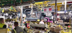 Dacia oferă compensații de p&acirc;nă la 41.000 de euro pentru &icirc;ncetarea amiabilă a contractelor de muncă