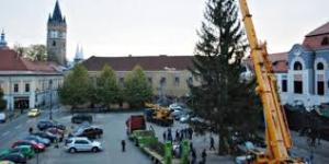 Centrul Baia Mare, blocat până la îndepărtarea bradului folosit la Târgul de Crăciun