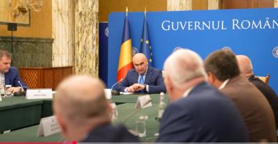 Guvernul vrea să interzică cumulul pensiei cu salariul