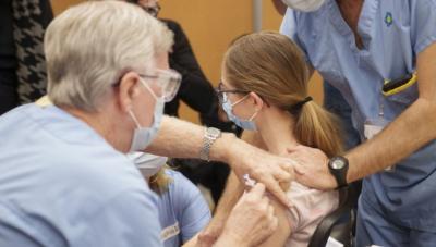 Vaccinare cu prioritate &icirc;mpotriva Covid, pentru copiii care suferă de astm