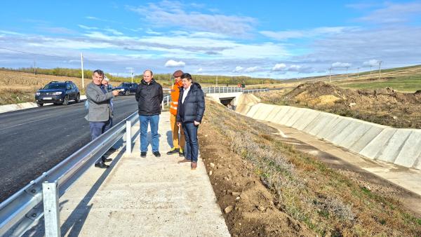 Albia p&acirc;r&acirc;ului Găunoasa, regularizată pe 600 de metri; traficul pe DJ 251G revine la normal