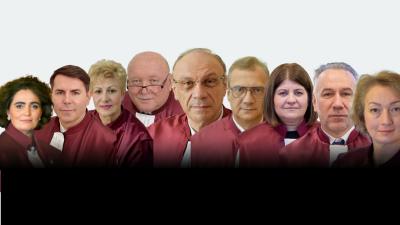 Președintele CCR a fost decorat de Klaus Iohannis