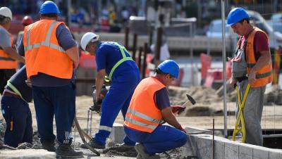 Miniștrii Guvernului Ciolacu au aprobat noile valori ale salariului minim în construcții, agricultură și industria alimentară