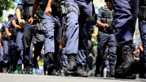 Șapte infractori urmăriți internațional, aduși &icirc;n Rom&acirc;nia de Poliție