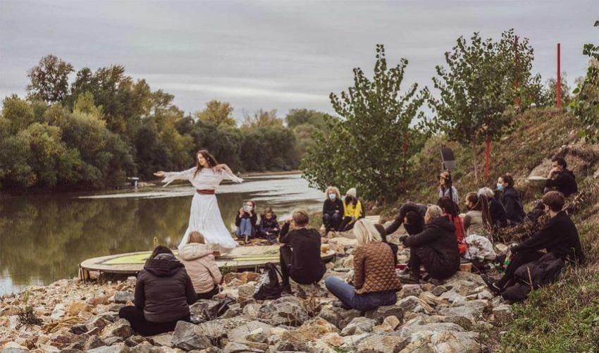 Proiectul Particles - Premiul pentru Activare culturală în spațiul public