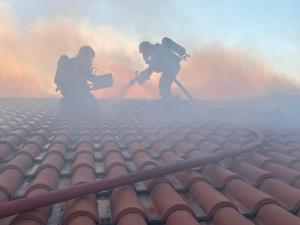 România a suplimentat numărul de pompieri care luptă cu incendiile uriașe din Grecia