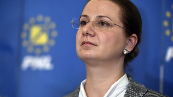 Ministerul Educației: din 2025-2026, este ilegal să mai avem școli care desfășoară activitate în trei schimburi